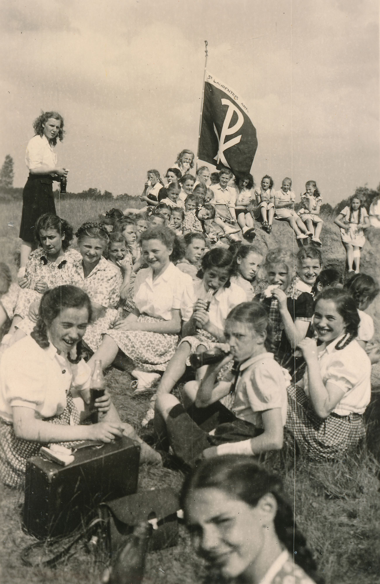 Chiromeisjes in weiland